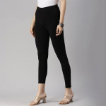 Women Black Solid Three-Fourth Length Leggings